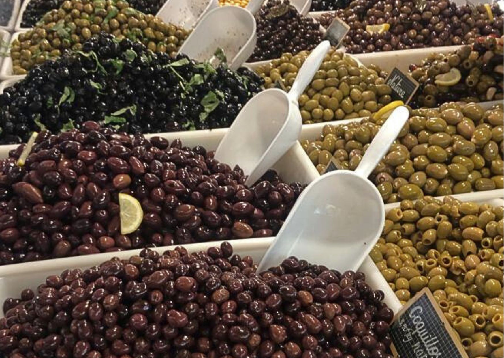 producteur olives provence marché de saint tropez le mardi et le samedi matin